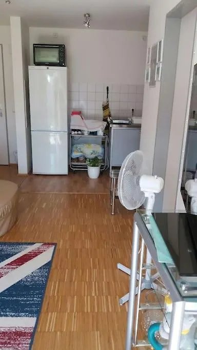 1 Apartment With 2Rooms In Muenchen 0*, Monaco di Baviera Germania